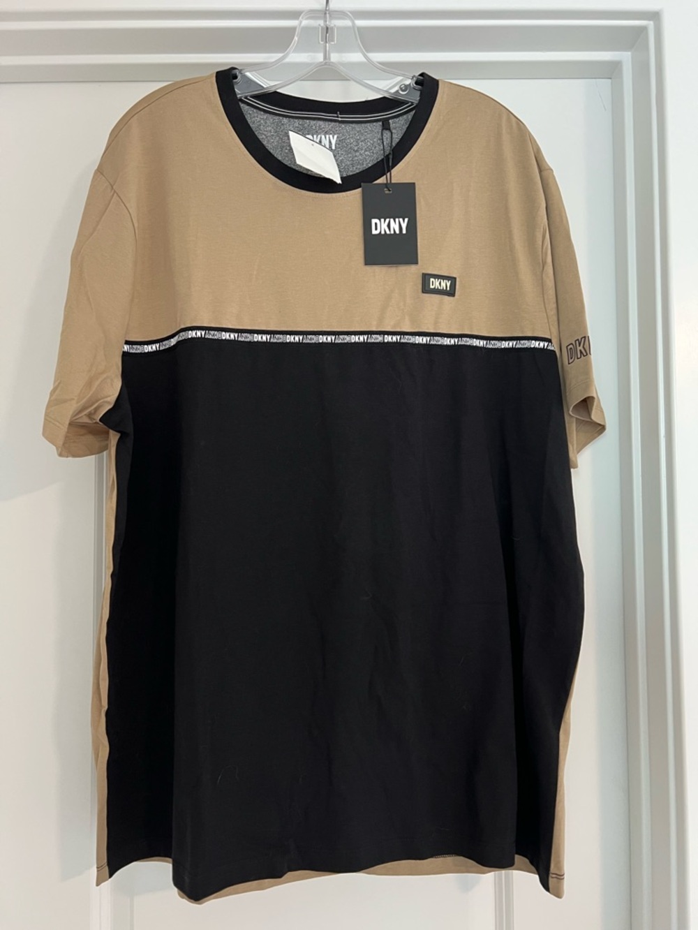 Men’s DKNY XL S/S Camel/Black color Tee. NWT